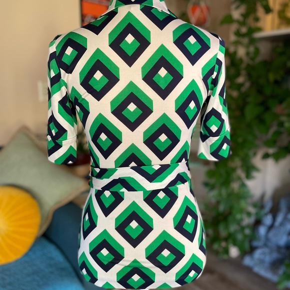 DVF Vintage wrap top - Picture 4 of 7